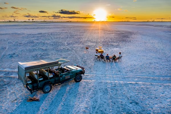 04 Sundowners Makgadikgadi Pans Botswana 04 Sundowners Makgadikgadi Pans Botswana