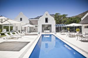 Swimming pool at Grand Dedale Swimming pool at Grand Dedale