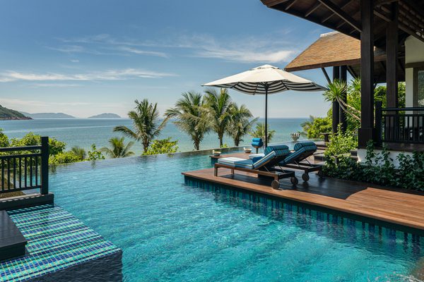 3 BR SP Residence master bedroom infinity pool scaled International Danang Vietnam Website 3 BR SP Residence master bedroom infinity pool scaled International Danang Vietnam Website