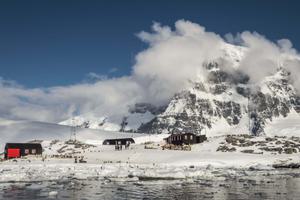 Antarctica Port Lockroy Dietmar Denger Oceanwide Expeditions jpg Dietmar Denger min Antarctica Port Lockroy Dietmar Denger Oceanwide Expeditions jpg Dietmar Denger min