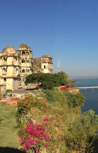 Bhainsrorgarh Fort By The River