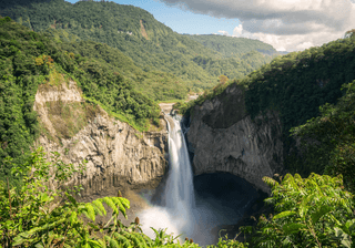 Cascada de San Rafael Canva Pro Cascada de San Rafael Canva Pro