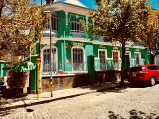 Colourful building La Paz Bolivia min Colourful building La Paz Bolivia min