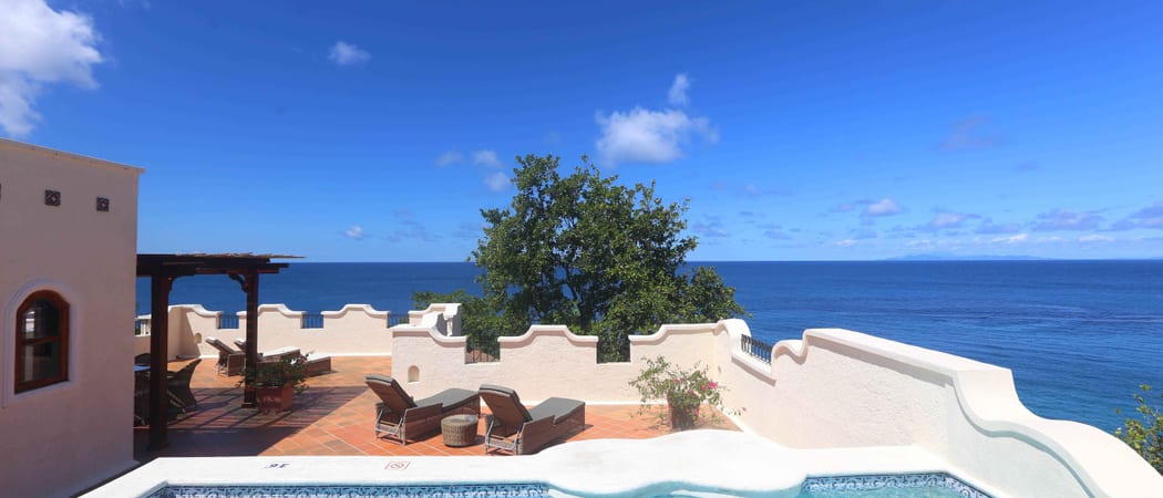 Courtyard Villa Suite1