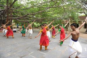 Dancers At  Kalakshetra