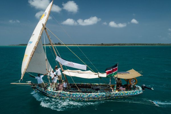 Flipflopi sailing Flipflopi sailing