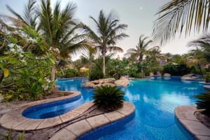 Jumeirah  Beach  Hotel  Swimming  Pool