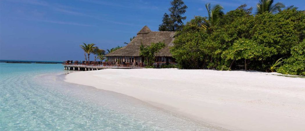 Komandoo Beach