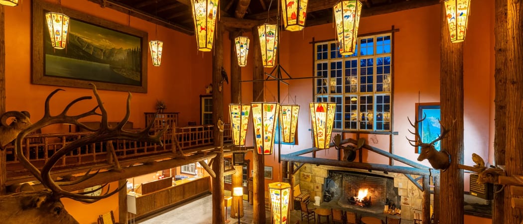 Lobby Lake Mc Donald Lodge US