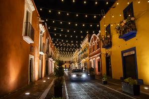 Mexico Puebla alleyway night