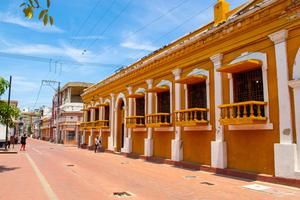 Santa Marta bright building Colombia min Santa Marta bright building Colombia min