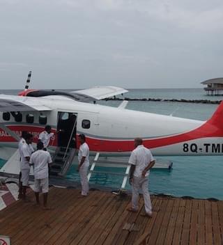Seaplane Barefoot Pilots