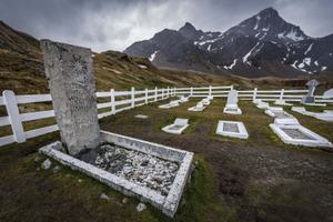 Shackletons Grave Grytviken South Georgia Islands Shackletons Grave Grytviken South Georgia Islands