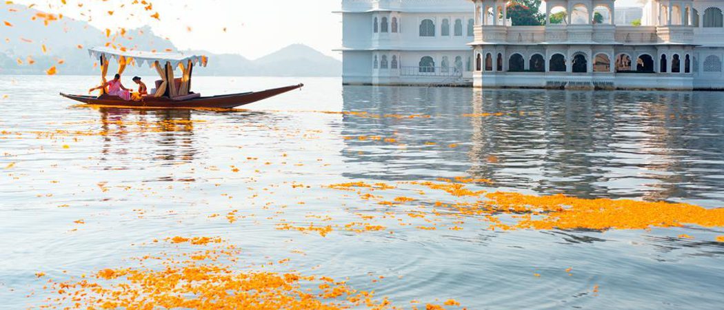 Taj  Lake  Palace  Hotel In  Udaipur