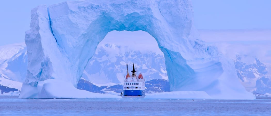 Through the iceberg Ocean Nova Antarctica21 min Edited