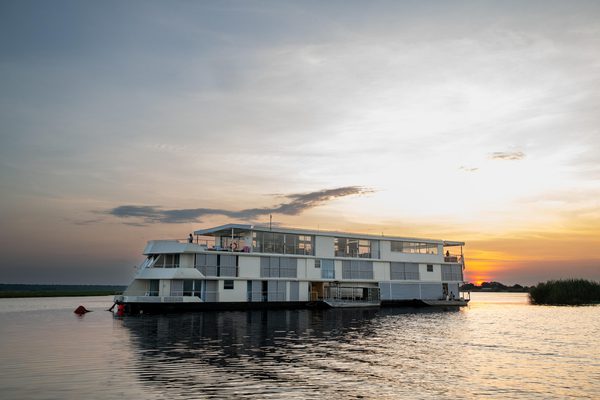 Zambezi Queen Exterior 1 Zambezi Queen Chobe Botswana Wetu Zambezi Queen Exterior 1 Zambezi Queen Chobe Botswana Wetu