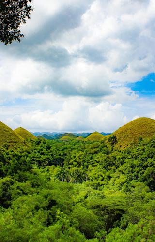Chocolate hills Bohol Philippines min