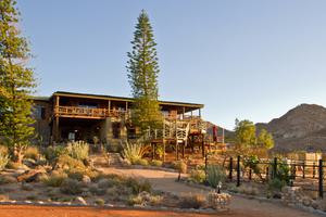 Desert Horse Inn10