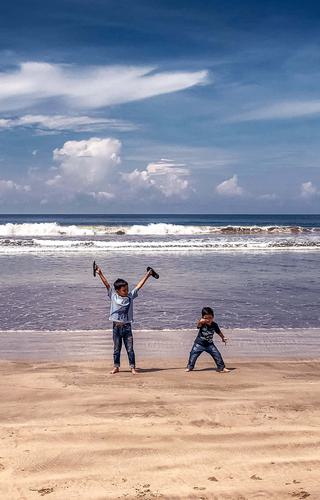 Children on the beach Aceh Indonesia min