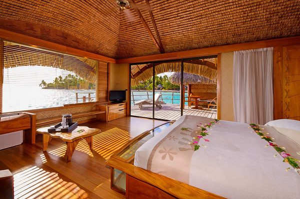 Le tahaa pearl resorts french polynesia bedroom sea view wide hero facebook jpg Le tahaa pearl resorts french polynesia bedroom sea view wide hero facebook jpg