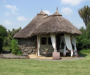 Mbweha Cottages