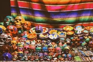 Skulls colourful Mexico min