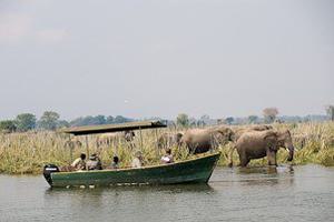 Zma16  Liwonde Boat Cruise